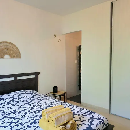 Maison Moderne Avec Piscine *
