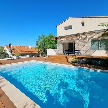 Maison Moderne Avec Piscine *